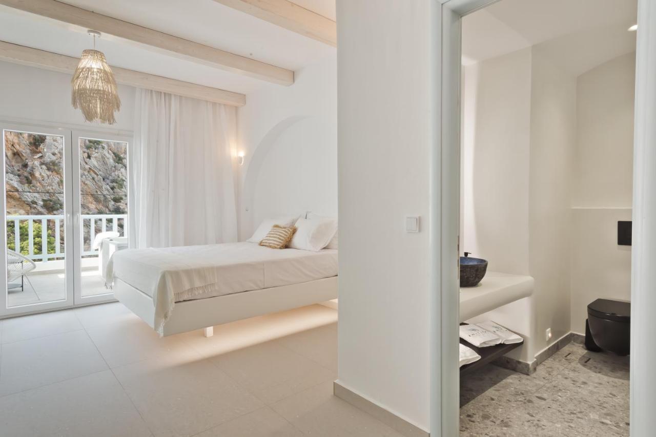 Enilion Luxury Suites Kyra Panagia Eksteriør bilde