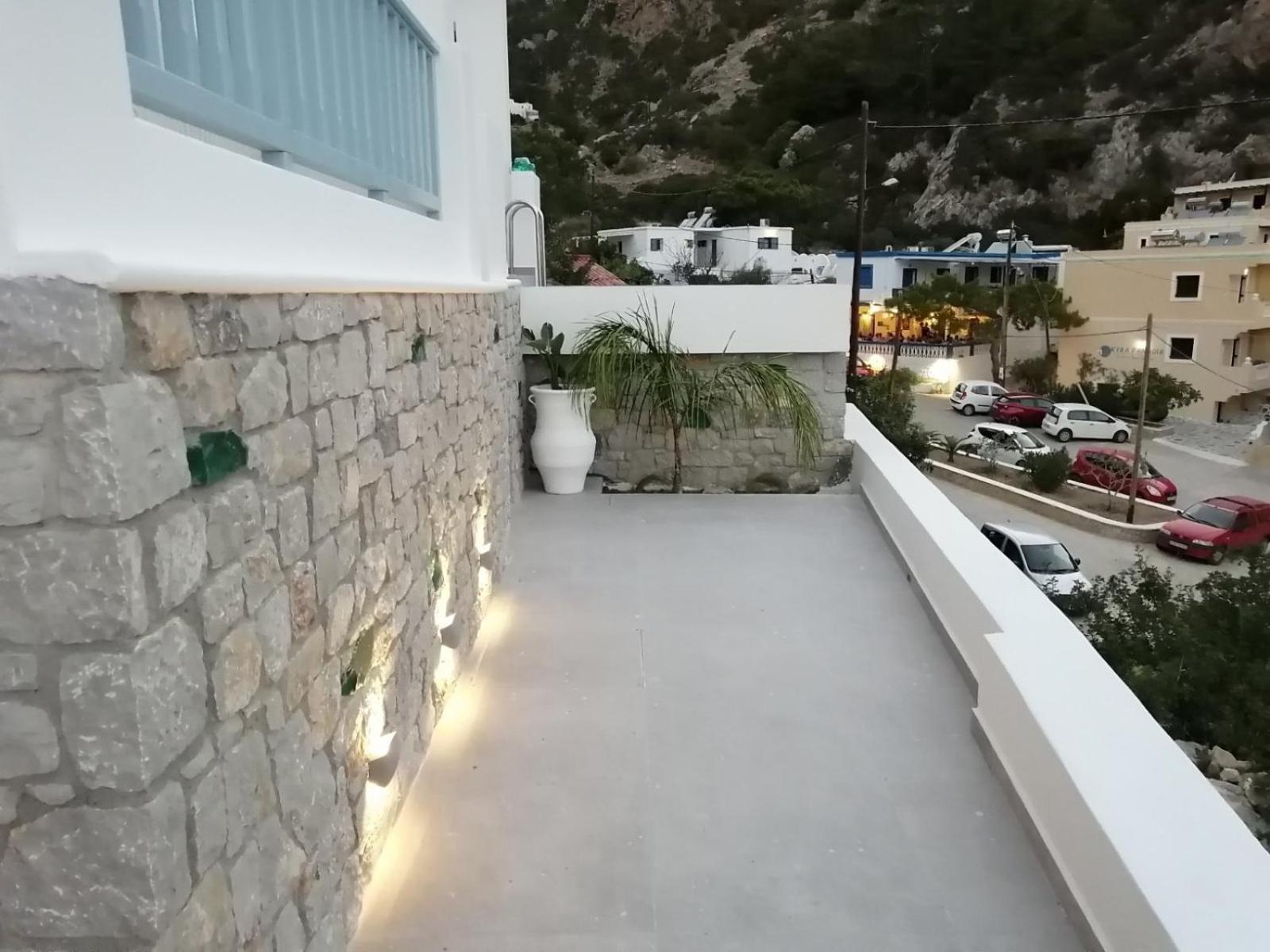 Enilion Luxury Suites Kyra Panagia Eksteriør bilde