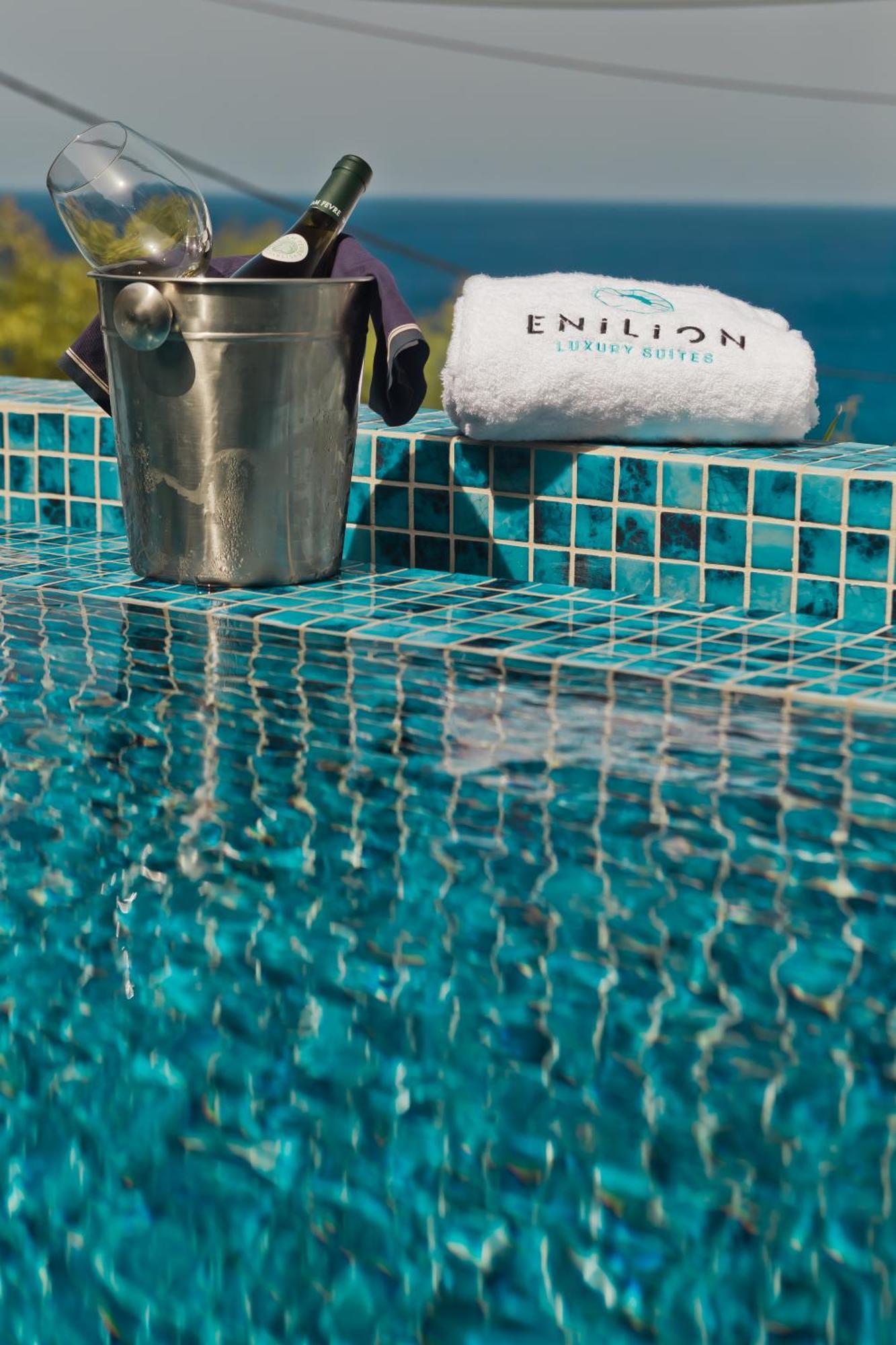 Enilion Luxury Suites Kyra Panagia Eksteriør bilde