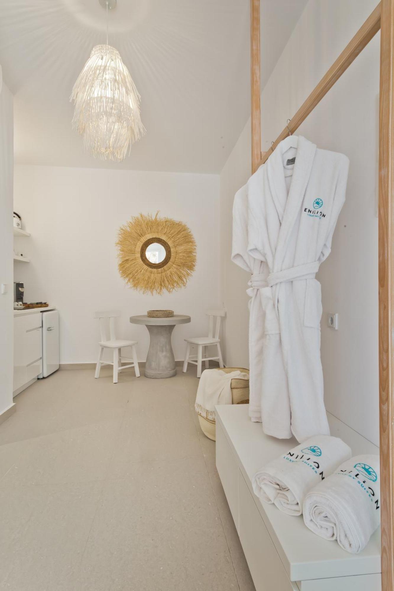 Enilion Luxury Suites Kyra Panagia Eksteriør bilde